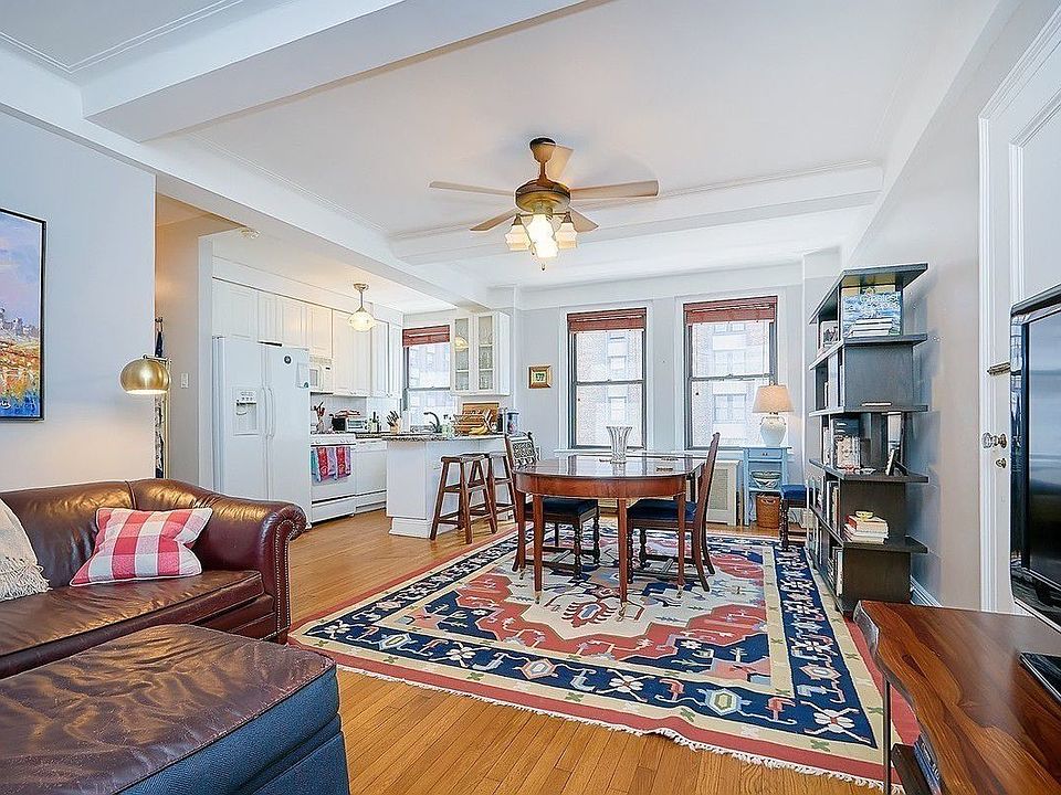 1st image of 162 W 56th St APT 906
