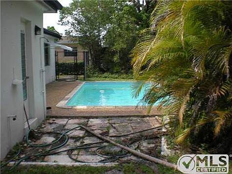4th image of 2310 NW 63rd Ave