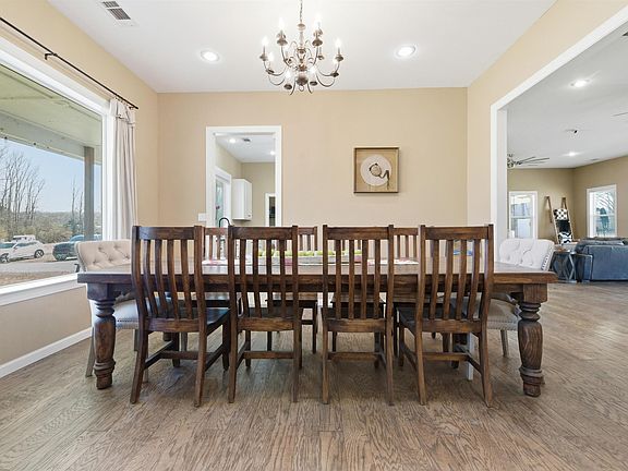 5th image of 236 Bear Rd