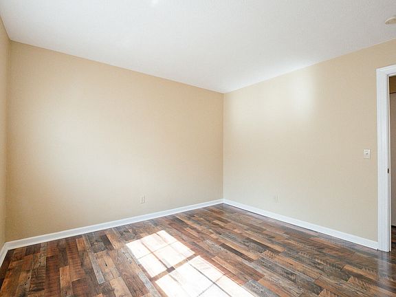 5th image of 1954 Lexington Ave #21