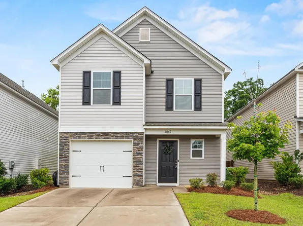 1069 Crescent Moon Loop, Hopkins, SC 29061