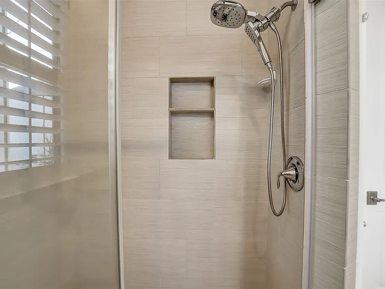 1110 Lake Pointe Pkwy — Photo 17