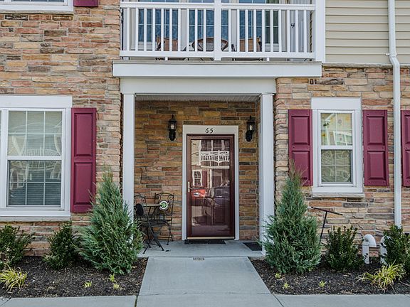 3rd image of 65 Wexford Ln