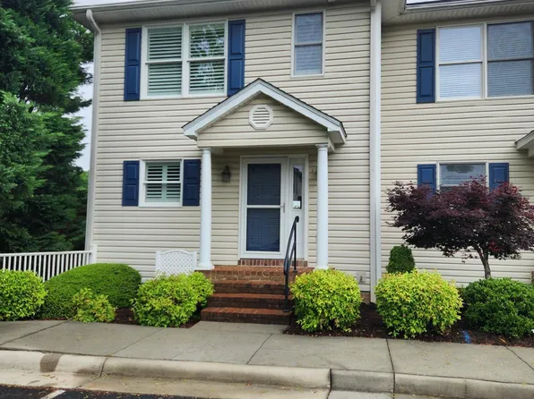 575 Cambridge Ct Unit G1, Hardy, VA 24101