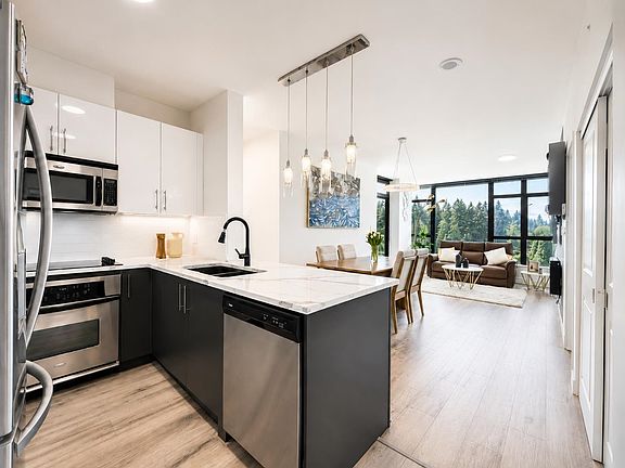 5th image of 15 E Royal Ave #1701