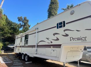 141 Sundown Rd, Thousand Oaks, CA 91361