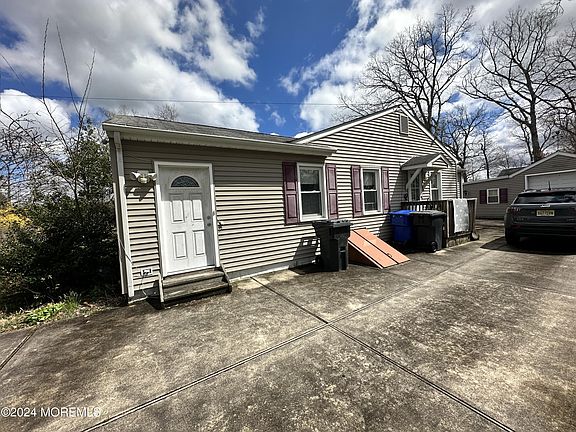 3rd image of 33 Swain Avenue