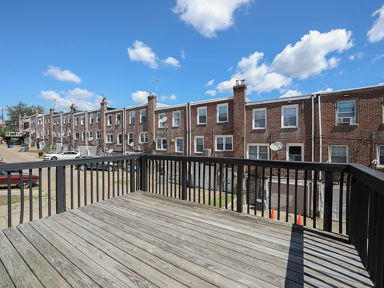 1357 Westbury Dr — Photo 29