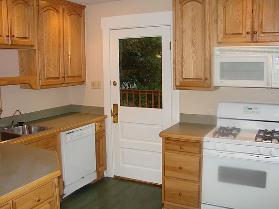3rd image of 6748 Cambridge Ave