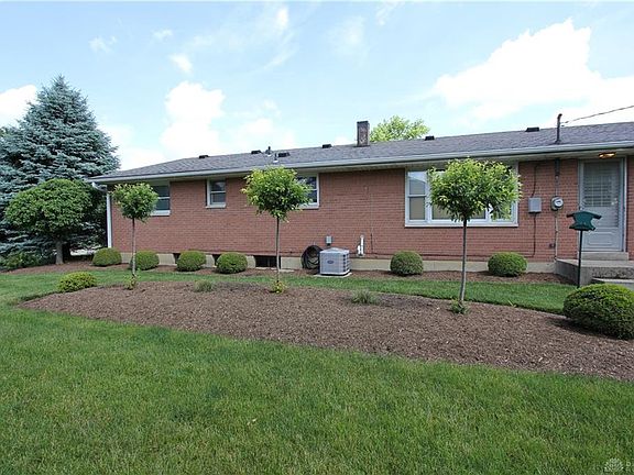 4th image of 1084 Pool Ave