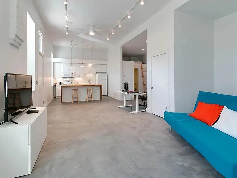 1157 W 18th St #R104 — Photo 1
