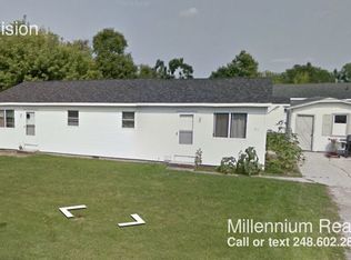 713 Division St, Owosso, MI 48867