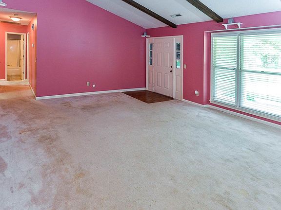 4th image of 212 Thach Ln