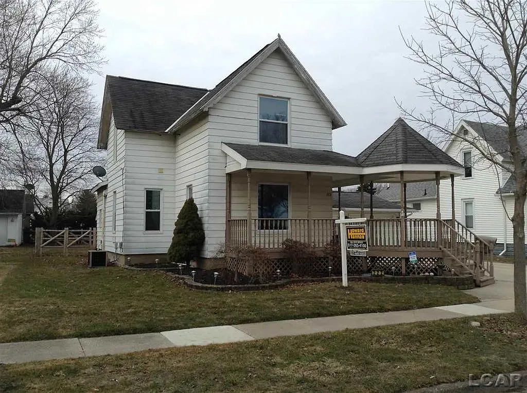 222 Cherry St photo 1
