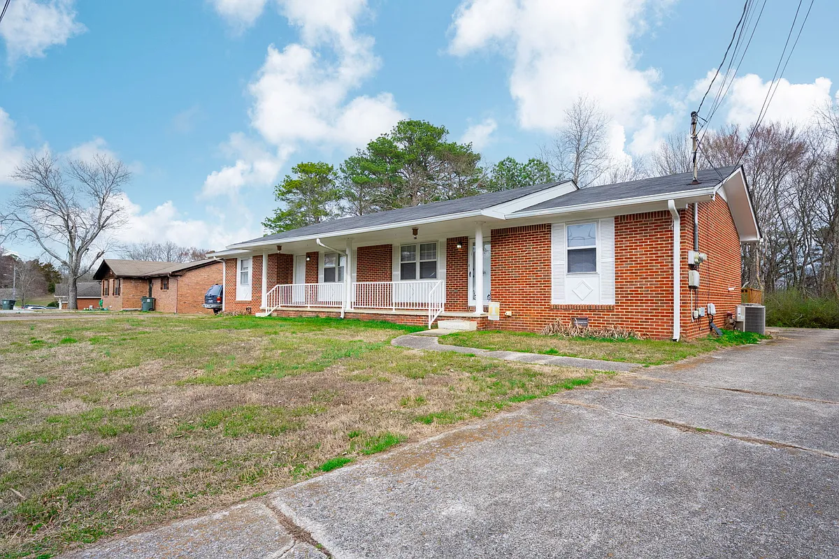 Building Photo - 7504 Bonnie Dr #B