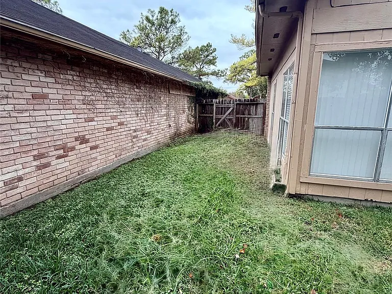 9327 Westacre Pl — Photo 7