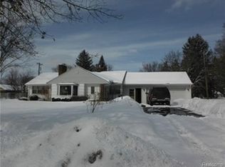 344 Riddle St, Howell, MI 48843