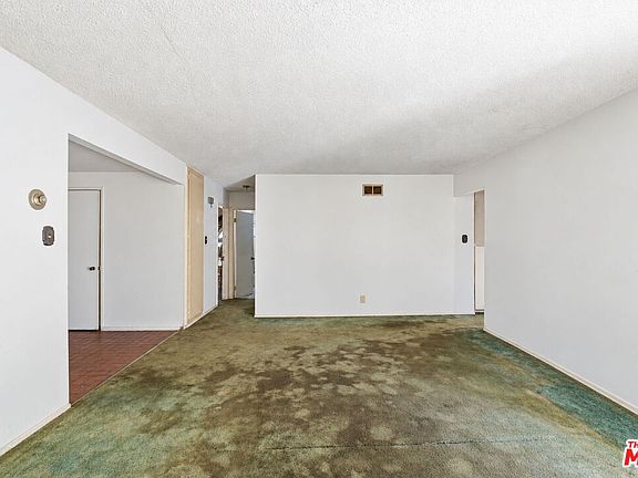 4th image of 22029 Pontine Ave