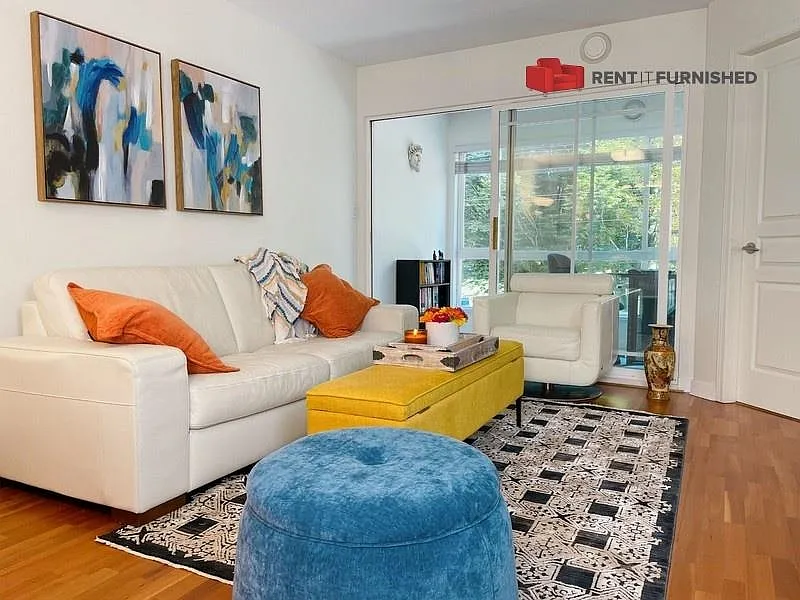 2 bed, 940 sqft, $3,995 — Photo 2