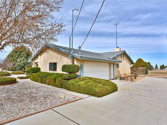4th image of 15168 Sultana St
