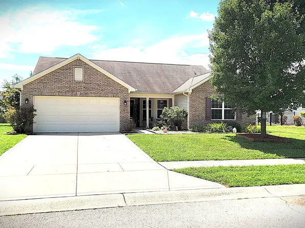 5985 Oakhaven Dr, Greenwood, IN 46142