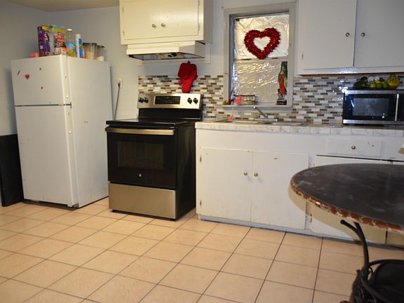 4th image of 1316 Garden St