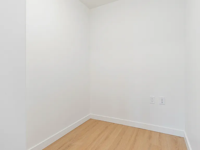 3655 Victoria Dr — Photo 67