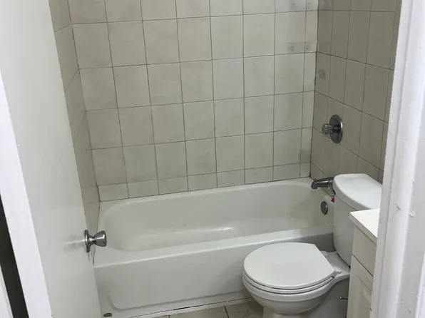 15699 SW 73rd Circle Ter APT 111, Miami, FL 33193