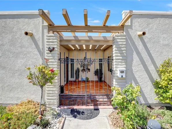 2262 Via Puerta Unit A, Laguna Woods, CA 92637