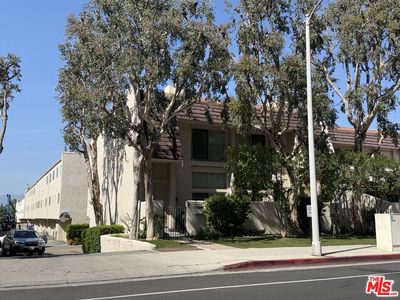 22239 1/4 Erwin St, Woodland Hills, CA, 91367