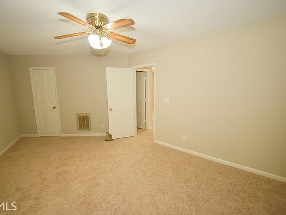 4th image of 1216 Newport Dr