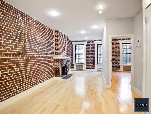 Rented by Bond New York | media 19