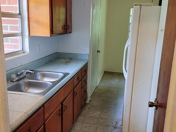 3rd image of 7545 Wendell Dr