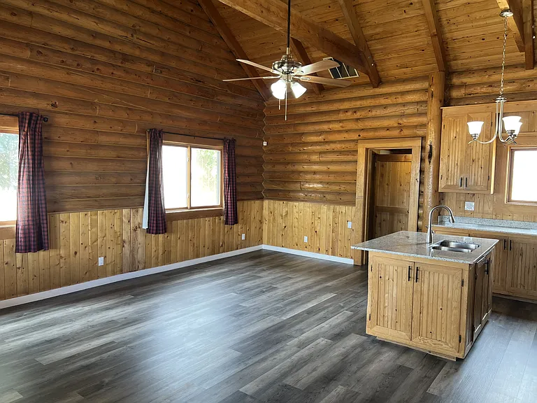 818 Abarr Plz — Photo 14