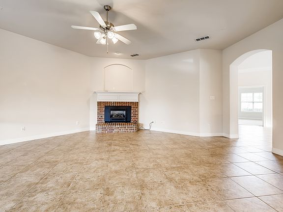 3rd image of 7815 Hillsdale Dr