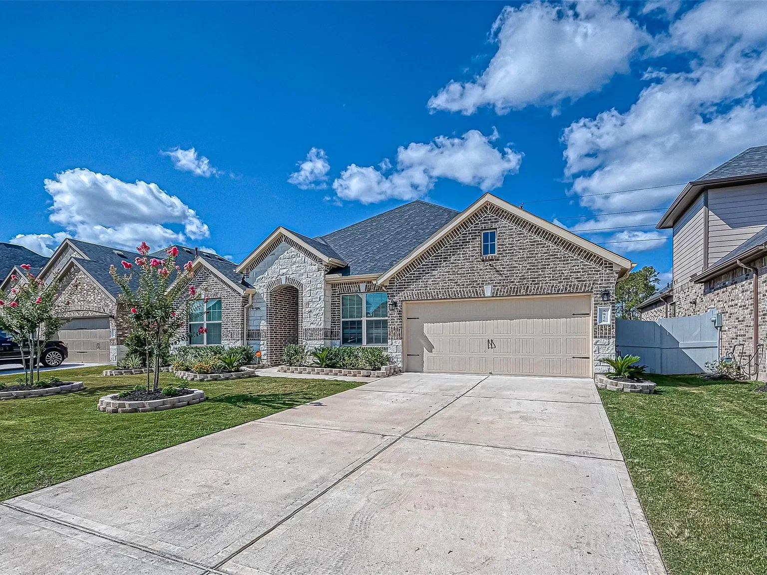 5 bed, 3.5 bath, 2754 sqft, $2,900 — Photo 3