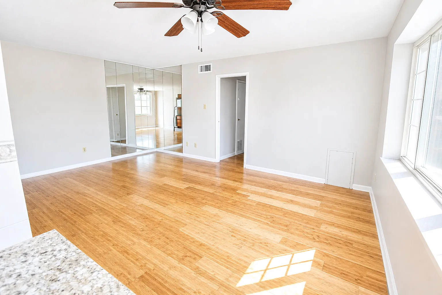 Regency Court — Photo 2