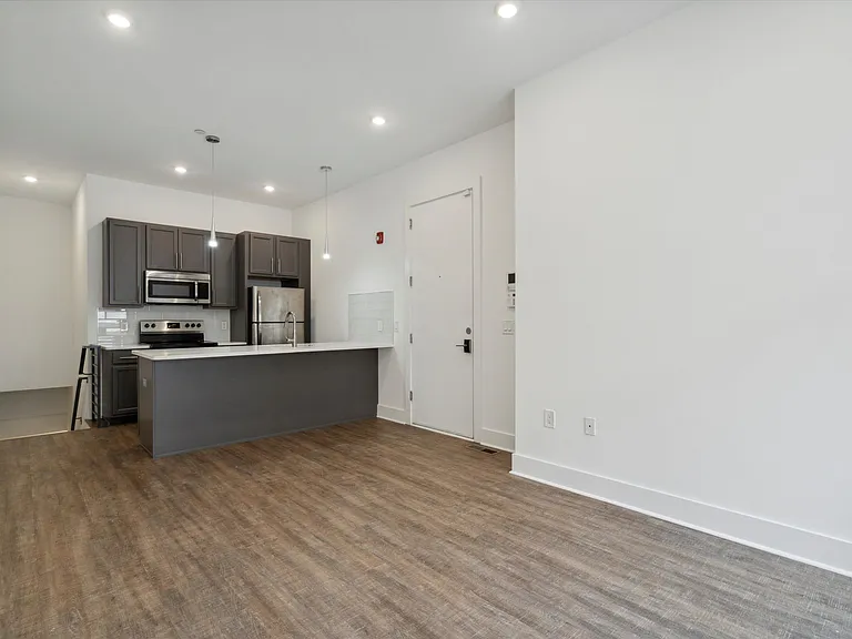1328 N Franklin St #1F — Photo 1