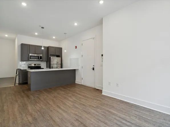 1328 N Franklin St #1F, Philadelphia, PA 19122