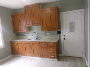 221 T St, Aurora, IL 60505