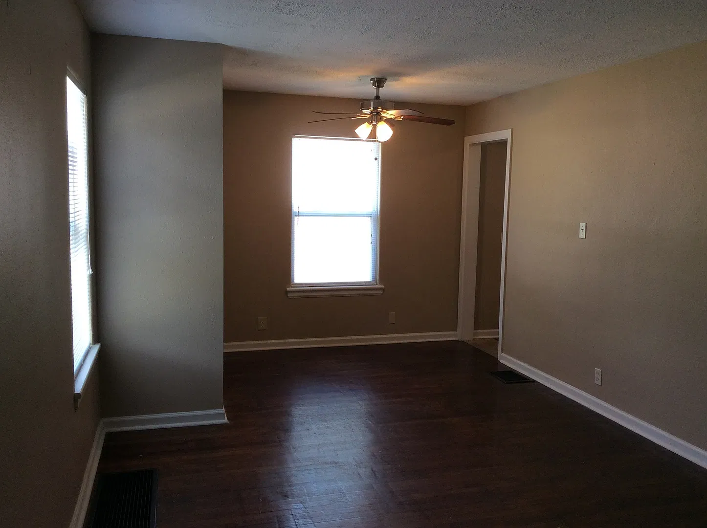 Irvington 2 bedroom home — Photo 2
