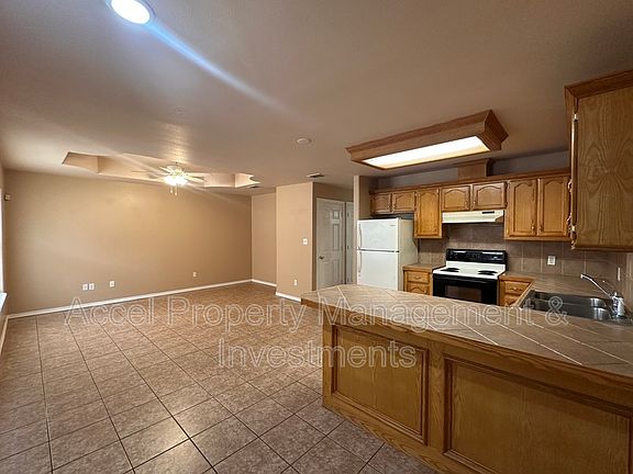 3rd image of 811 French Ave #10
