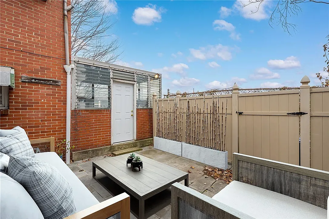 3 bed, 2.5 bath, 1665 sqft, $1,750 — Photo 1