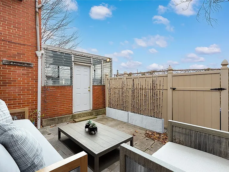 39 S 13th St — Photo 1