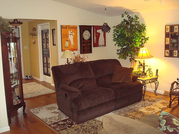 3rd image of 249 Leisure Ln