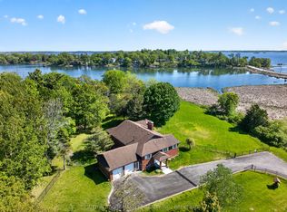 911 School Rd, Kingston, ON K7L 4V1