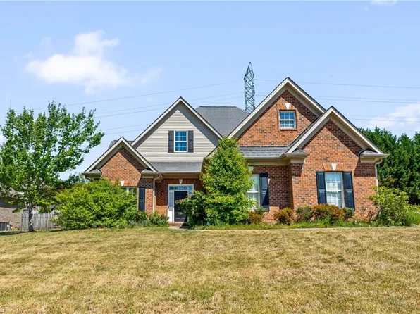 135 Oak Run Ct, Lewisville, NC 27023