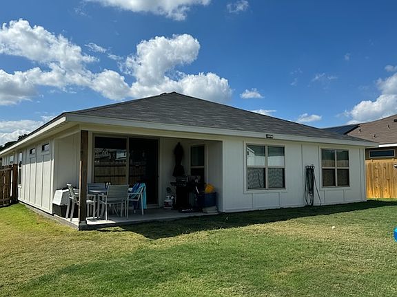 4th image of 813 Freedom Cir