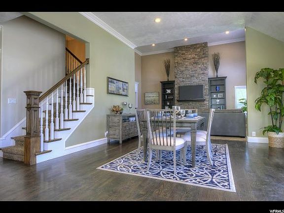 2nd image of 2428 W Saddle Horn Cir