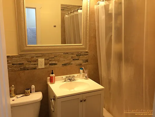 Rented by aptsandlofts.com | media 14